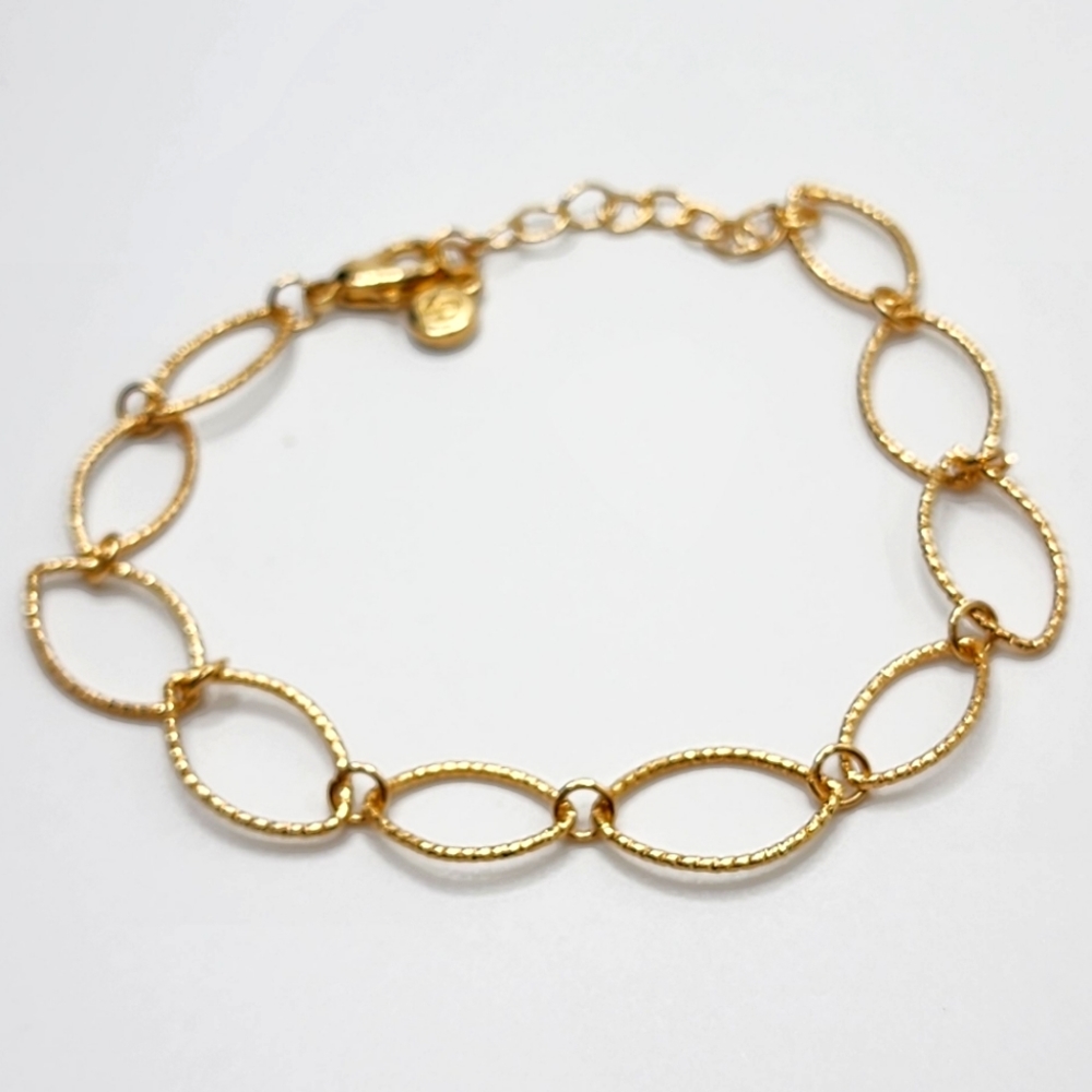 Delicate Liz Claiborne Goldtone Bracelet  99-009